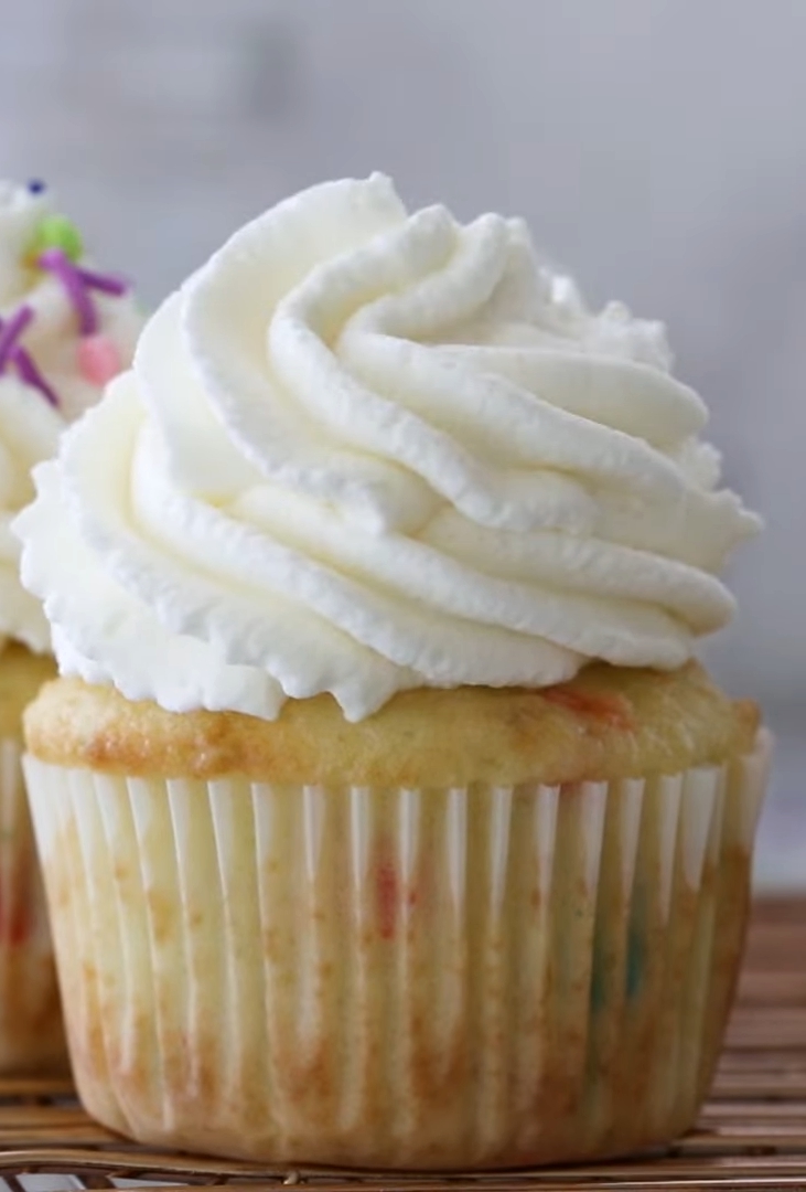 Stabilized Whipped Cream Frosting