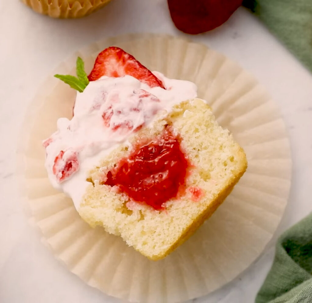 easy Strawberry Shortcake Cupcakes