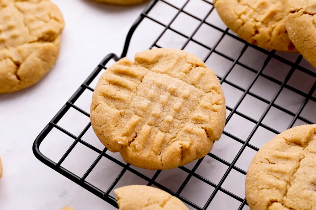 Soft and Thick Peanut Butter Cookies