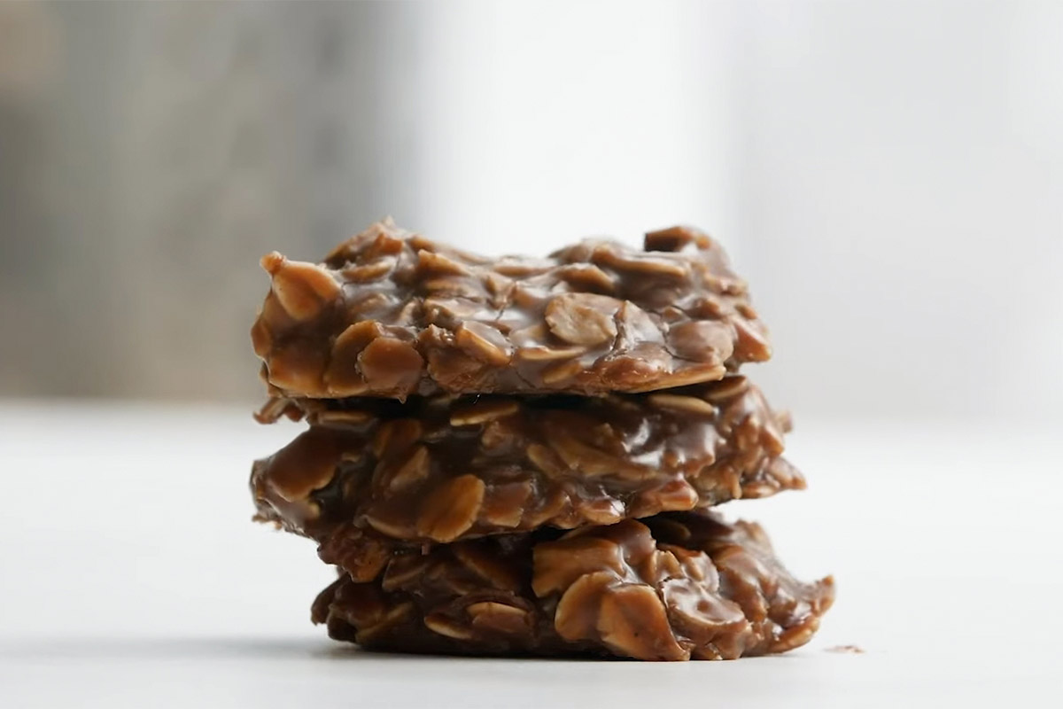 easy Chocolate Peanut Butter No-Bake Cookies