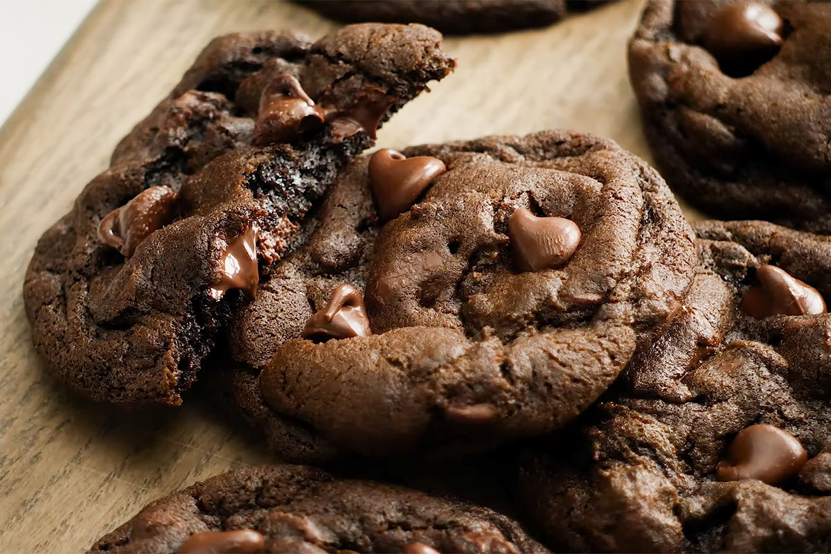 make Double Chocolate Chip Cookies