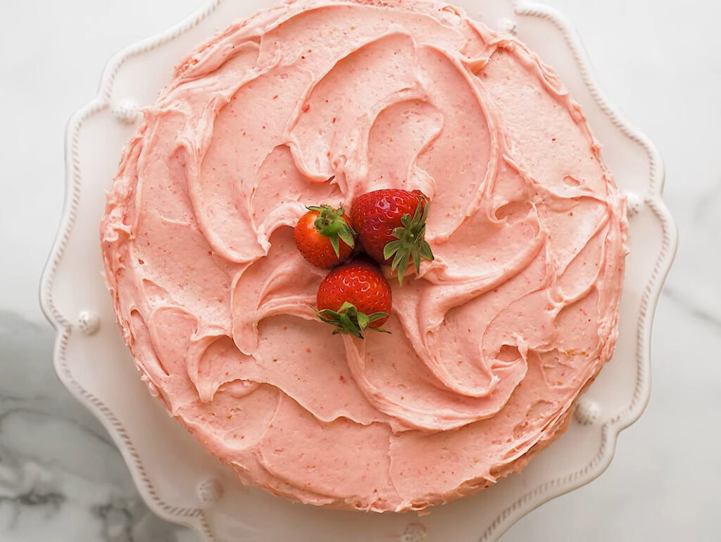 strawberry cake complete