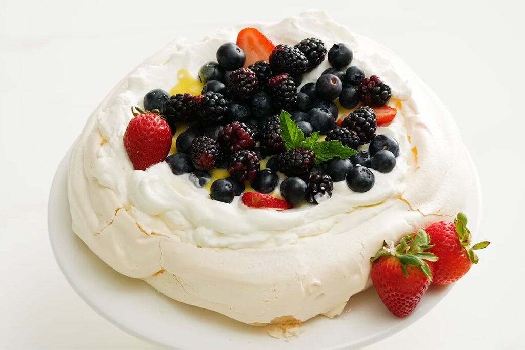 Pavlova Cake