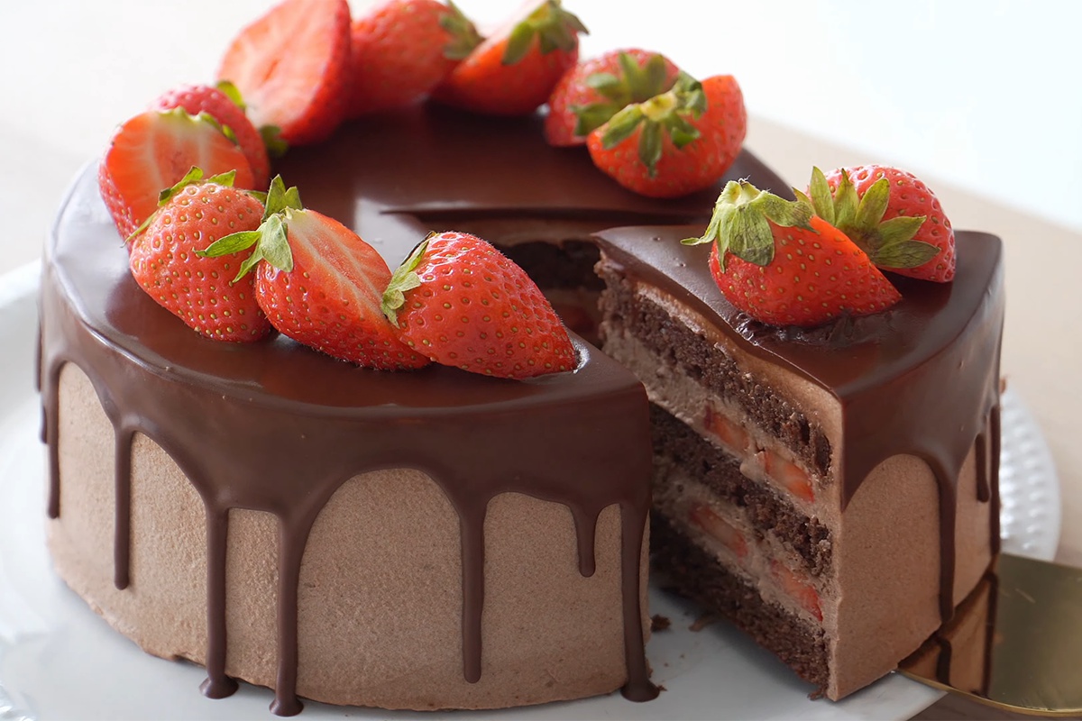 Chocolate Strawberry Cake