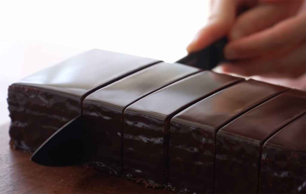 Make Flourless Moist Chocolate Cake