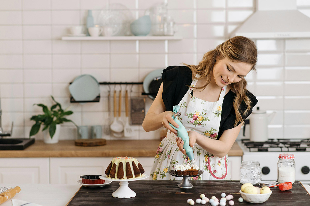 women baking